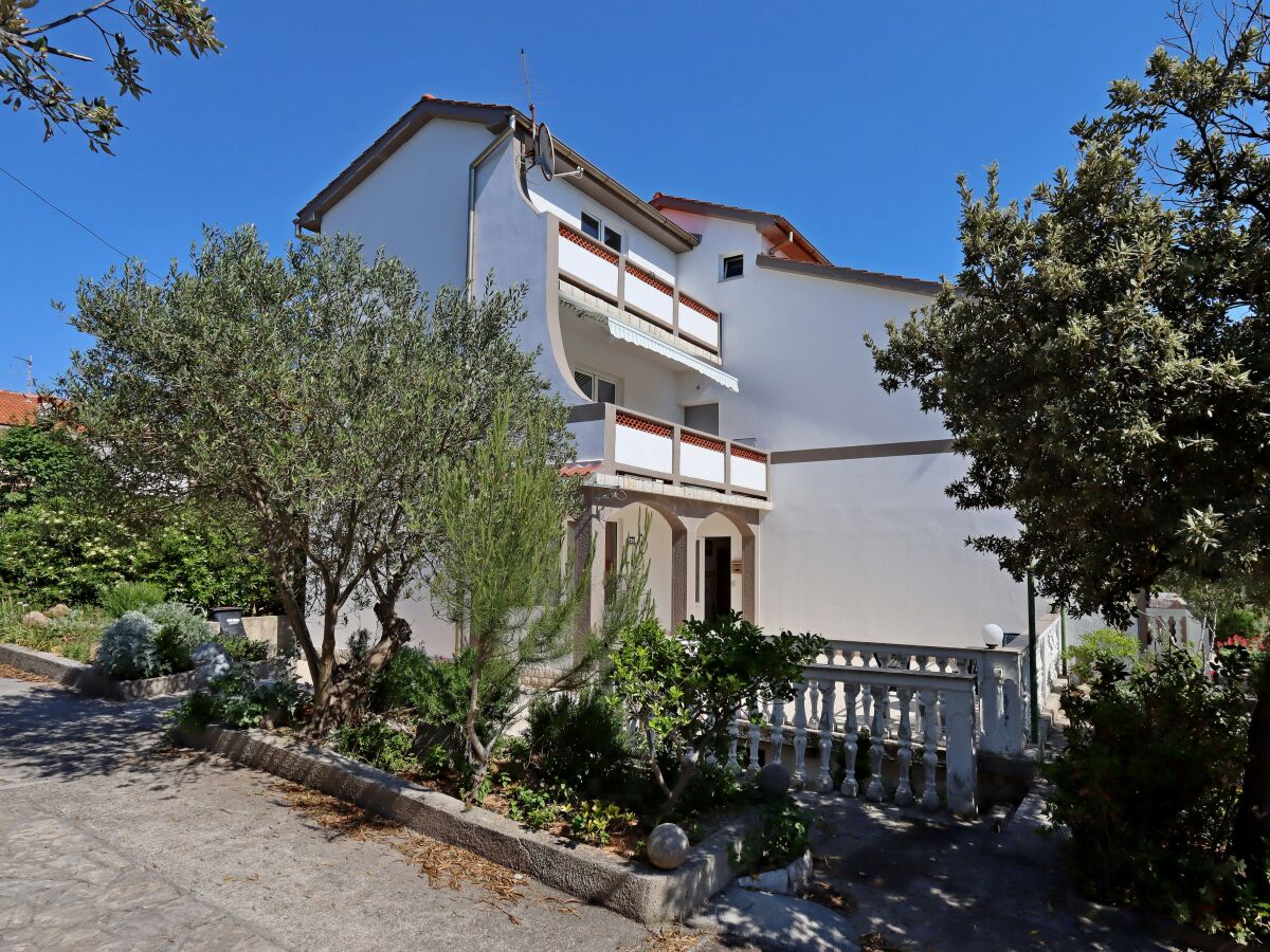 Apartment Two bedroom apartment with terrace and sea view Barbat, Rab A-14247-a - Outdoor photo 3