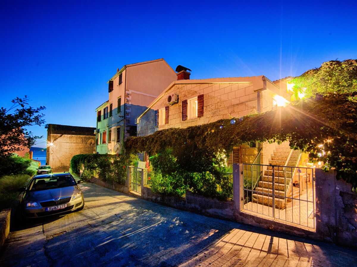 Apartment One bedroom apartment with air-conditioning Komiža, Vis A-2450-b - Outdoor photo 2