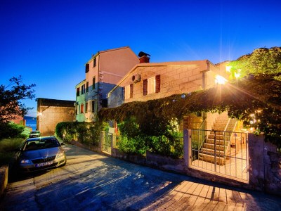 Apartment One bedroom apartment with air-conditioning Komiža, Vis A-2450-b - Outdoor photo 2