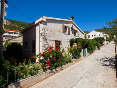 Apartment One bedroom apartment with air-conditioning Komiža, Vis A-2450-b - Outdoor photo 4