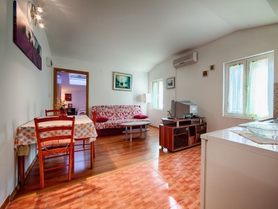 Apartment One bedroom apartment with air-conditioning Komiža, Vis A-2450-b - Outdoor photo 10