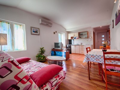 Apartment One bedroom apartment with air-conditioning Komiža, Vis A-2450-b - Outdoor photo 11