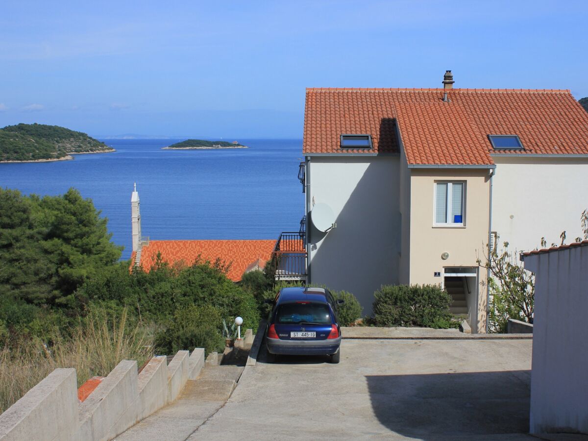 Apartment Two bedroom apartment with terrace and sea view Vis A-2470-a - Outdoor photo 3