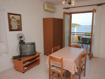 Apartment Two bedroom apartment with terrace and sea view Vis A-2470-a - Outdoor photo 16