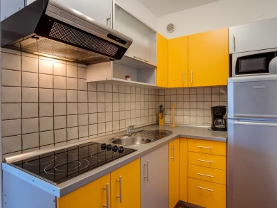 Apartment Two bedroom apartment with terrace and sea view Mali Lošinj, Lošinj A-2505-a - Outdoor photo 28