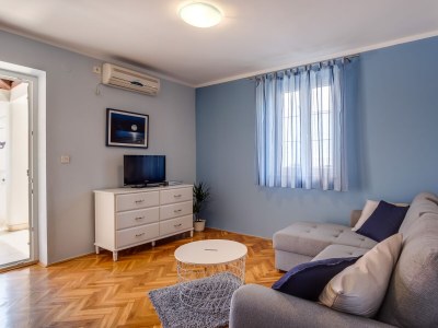 Apartment One bedroom apartment with terrace and sea view Mali Lošinj, Lošinj A-2505-b - Outdoor photo 20