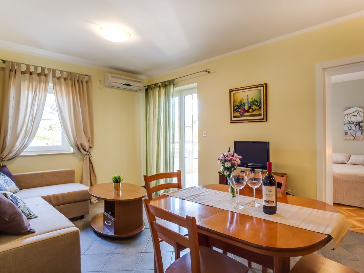 Apartment Two bedroom apartment with terrace and sea view Mali Lošinj, Lošinj A-2505-c