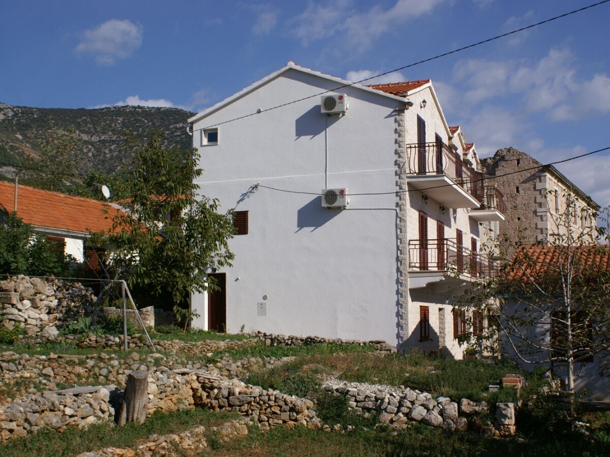 Apartment Two bedroom apartment with terrace Bol, Brač A-2899-b - Outdoor photo 4