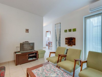 Apartment Two bedroom apartment with terrace Nerezine, Lošinj A-2516-b - Outdoor photo 14