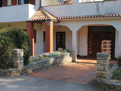 Apartment Two bedroom apartment with terrace and sea view Karigador, Novigrad A-2534-b - Outdoor photo 8