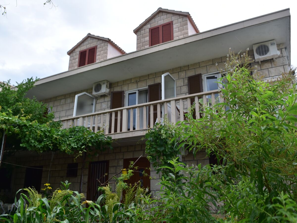 Apartment One bedroom apartment with terrace Povlja, Brač A-2922-b