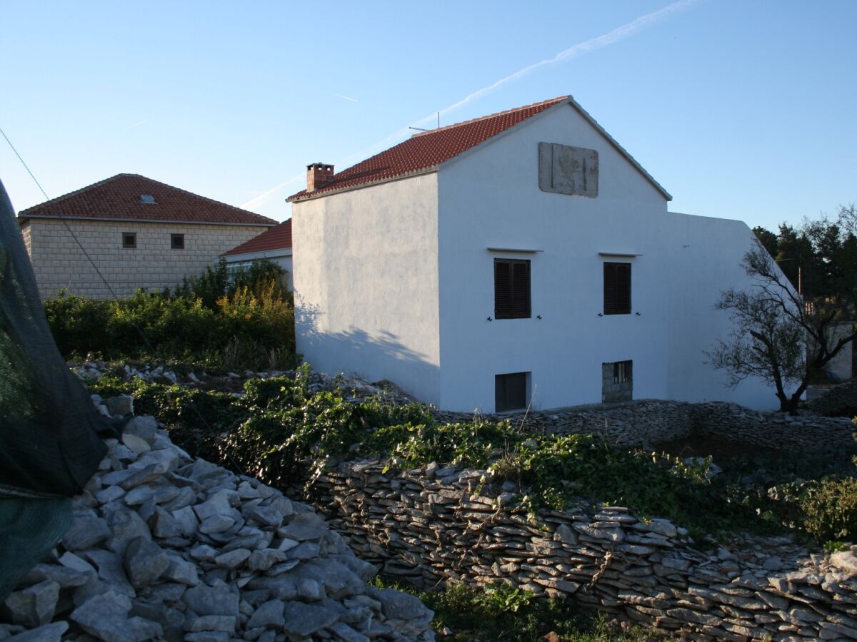 Apartment One bedroom apartment with terrace Povlja, Brač A-2922-b - Outdoor photo 3