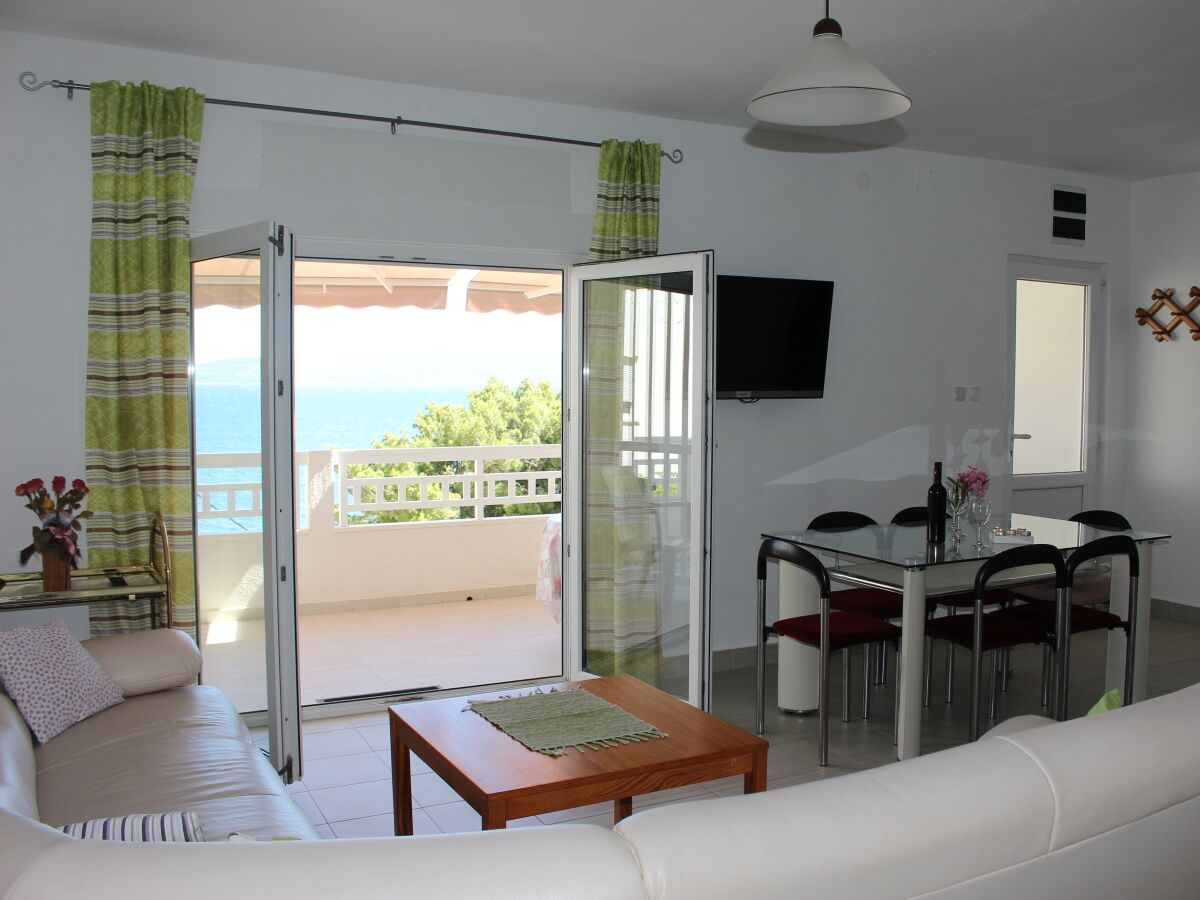 Apartment Three bedroom apartment near beach Mimice, Omiš A-2774-b