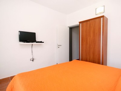 Apartment One bedroom apartment near beach Zaostrog, Makarska A-2816-c - Outdoor photo 11