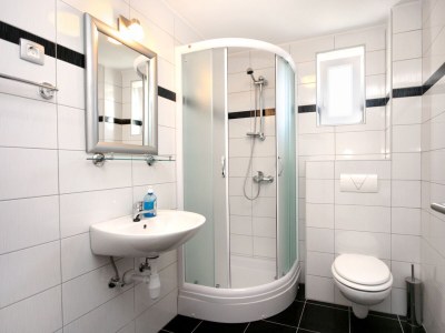 Apartment One bedroom apartment near beach Zaostrog, Makarska A-2816-c - Outdoor photo 12