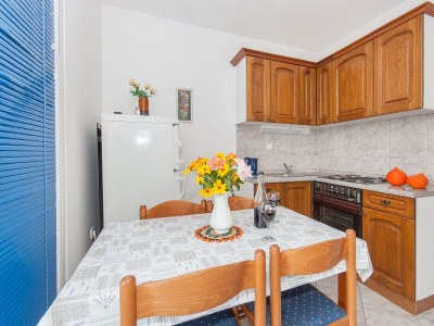 Apartment One bedroom apartment with terrace and sea view Pisak, Omiš A-2827-a - Outdoor photo 11