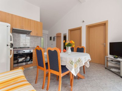 Apartment Two bedroom apartment with terrace and sea view Pisak, Omiš A-2827-d - Outdoor photo 13
