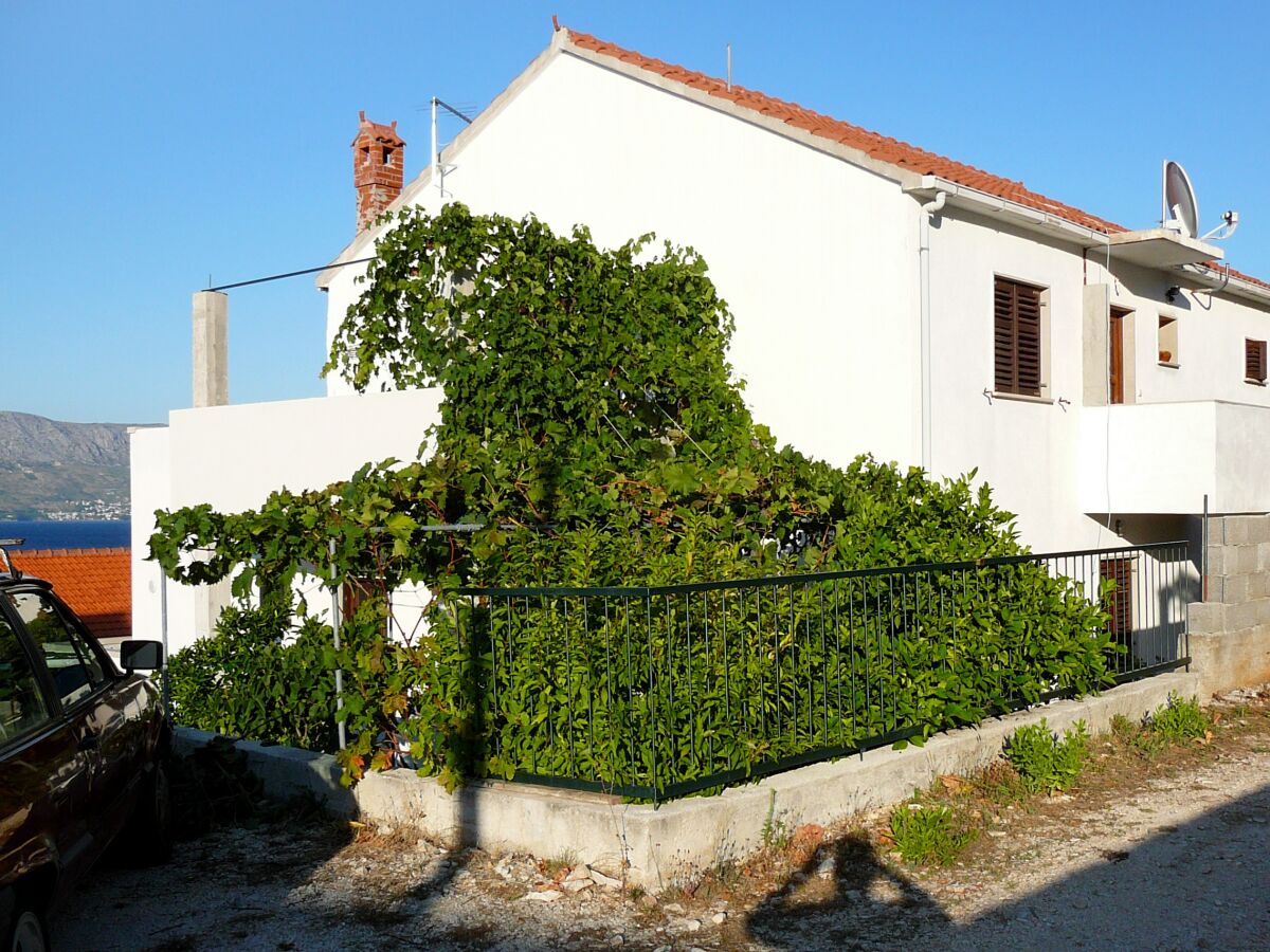 Apartment One bedroom apartment with terrace and sea view Postira, Brač A-2919-a - Outdoor photo 2