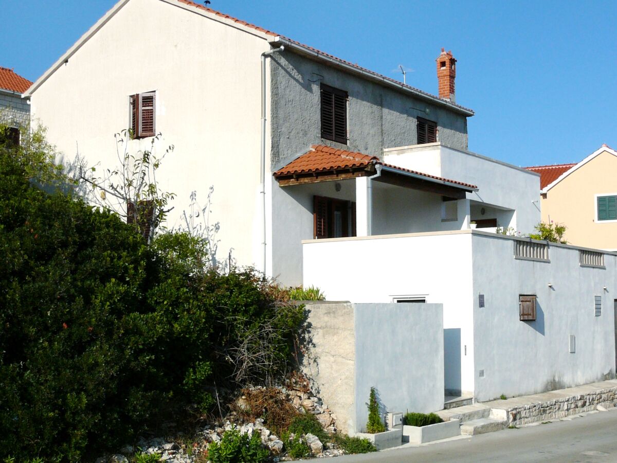 Apartment One bedroom apartment with terrace and sea view Postira, Brač A-2919-a - Outdoor photo 3