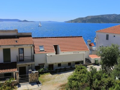 Apartment Two bedroom apartment near beach Okrug Donji, Čiovo A-2977-a - Outdoor photo 4