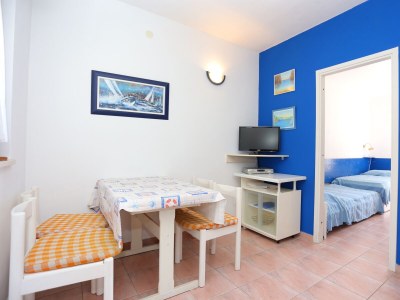 Apartment Two bedroom apartment near beach Okrug Donji, Čiovo A-2977-a - Outdoor photo 14