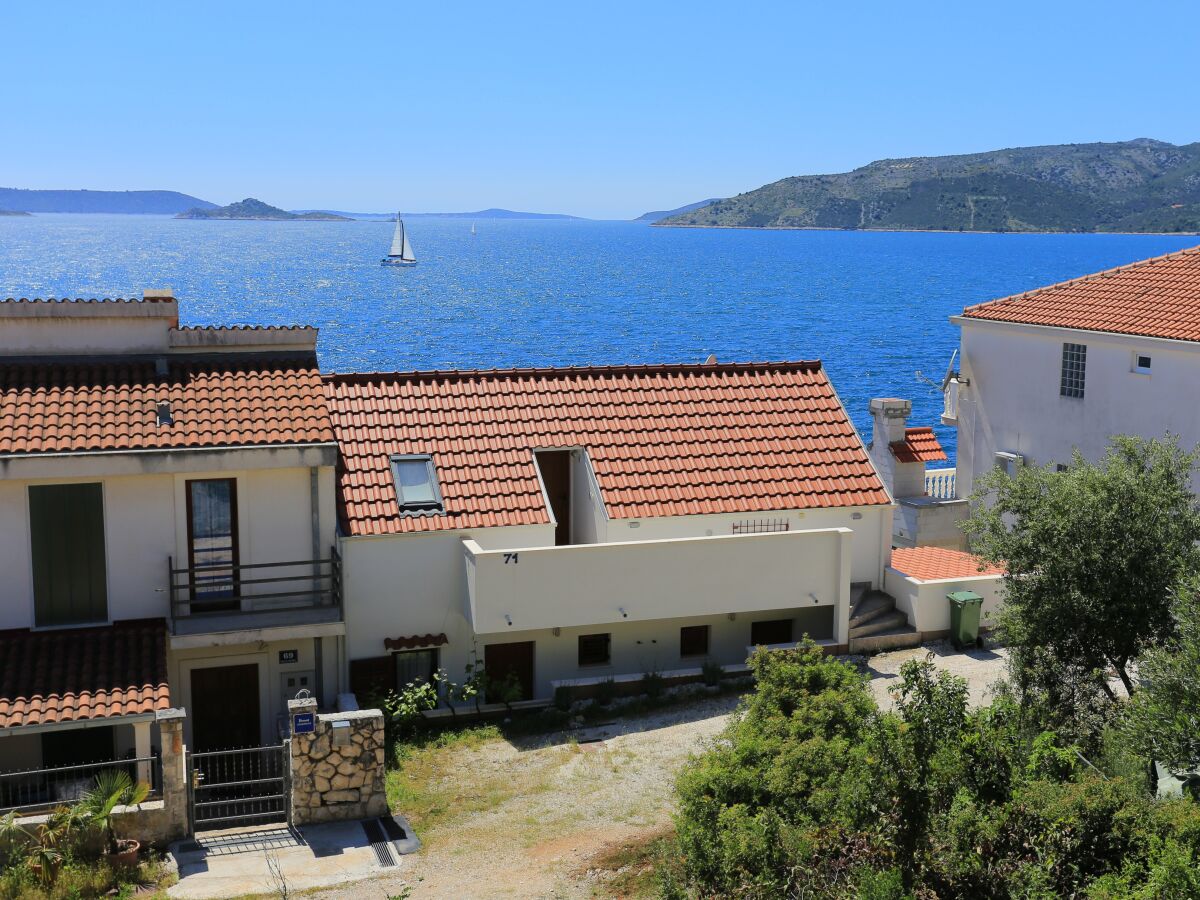 Apartment One bedroom apartment near beach Okrug Donji, Čiovo A-2977-b - Outdoor photo 5