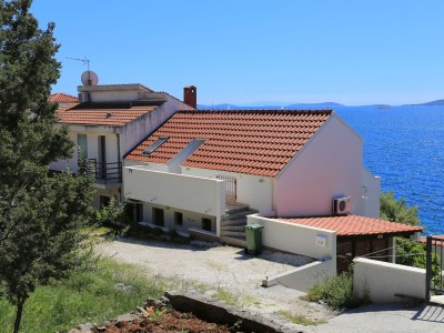 Apartment One bedroom apartment near beach Okrug Donji, Čiovo A-2977-b - Outdoor photo 3