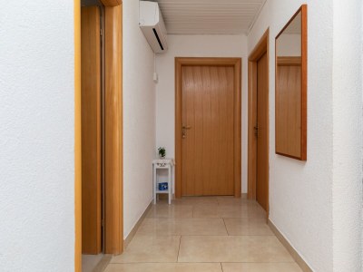 Apartment Two bedroom apartment with terrace and sea view Duće, Omiš A-2992-b - Outdoor photo 32