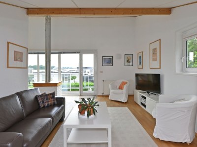 Holiday house De Ruiterplaat Lakeview Stay - Features photo 28