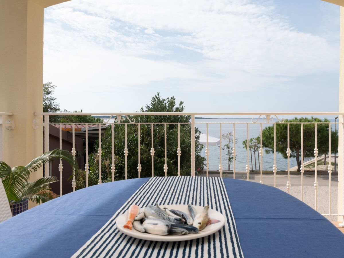 Apartment One bedroom apartment near beach Mandre, Pag A-4092-c