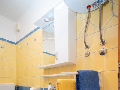 Apartment One bedroom apartment near beach Mandre, Pag A-4092-d - Outdoor photo 19