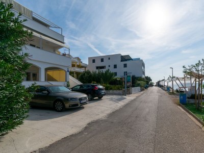 Apartment Two bedroom apartment near beach Mandre, Pag A-4093-a - Outdoor photo 8