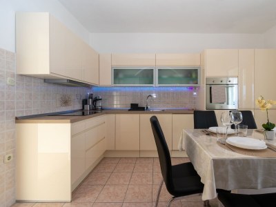 Apartment Two bedroom apartment near beach Mandre, Pag A-4093-d - Outdoor photo 14