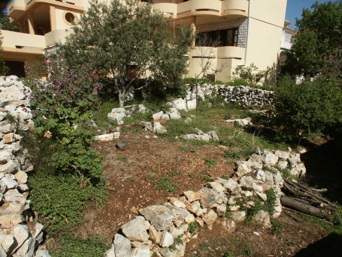 Apartment Two bedroom apartment near beach Mandre, Pag A-4095-a - Outdoor photo 5