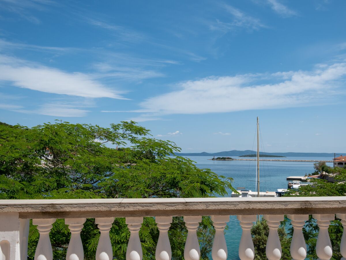 Apartment Two bedroom apartment near beach Zaglav, Dugi otok A-17788-d