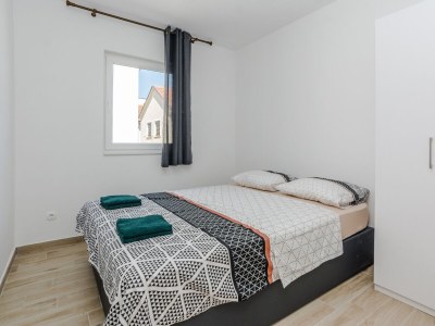 Apartment Two bedroom apartment with balcony Vir A-21782-c in Vir - Apartment