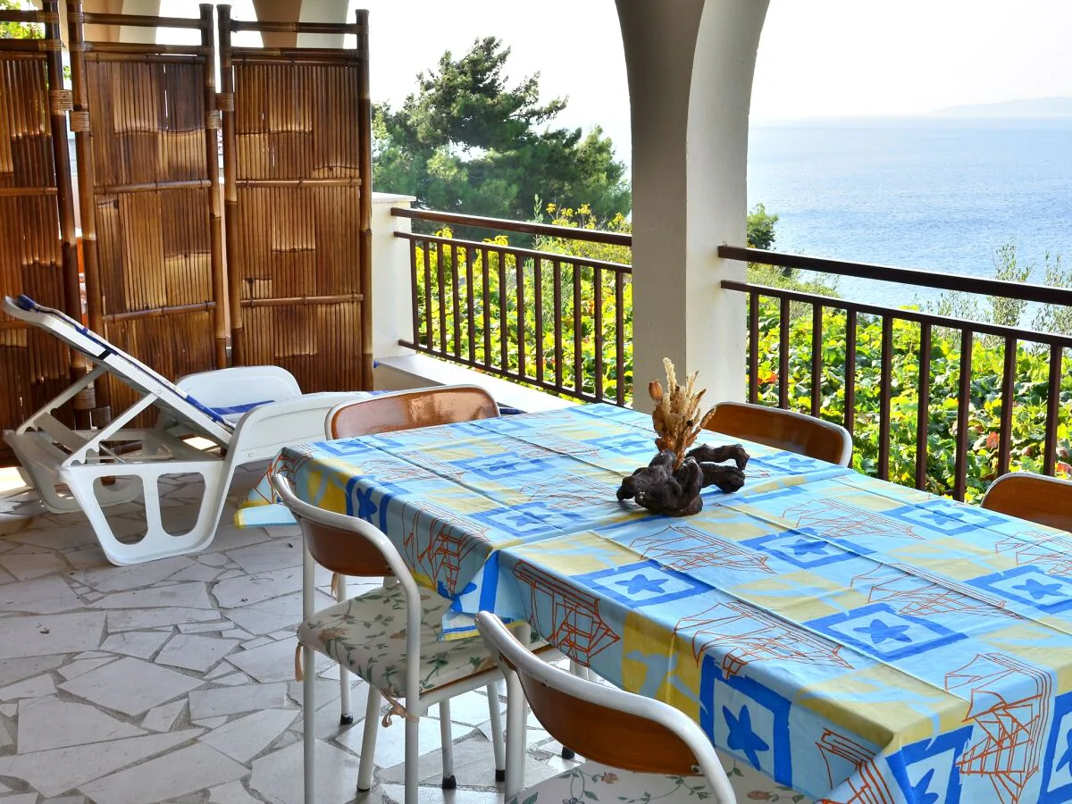 Apartment Two bedroom apartment near beach Pisak, Omiš A-658-c