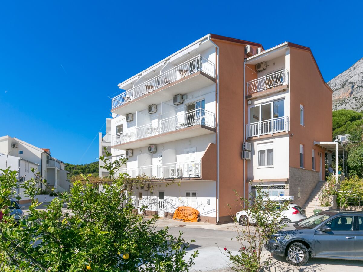 Apartment Two bedroom apartment with balcony and sea view Živogošće - Blato, Makarska A-22253-d