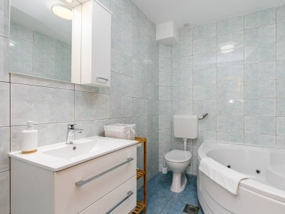 Apartment Two bedroom apartment with balcony and sea view Živogošće - Blato, Makarska A-22253-d - Outdoor photo 24