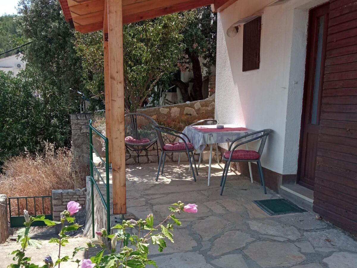 Apartment Studio flat with terrace and sea view Basina, Hvar AS-4620-a