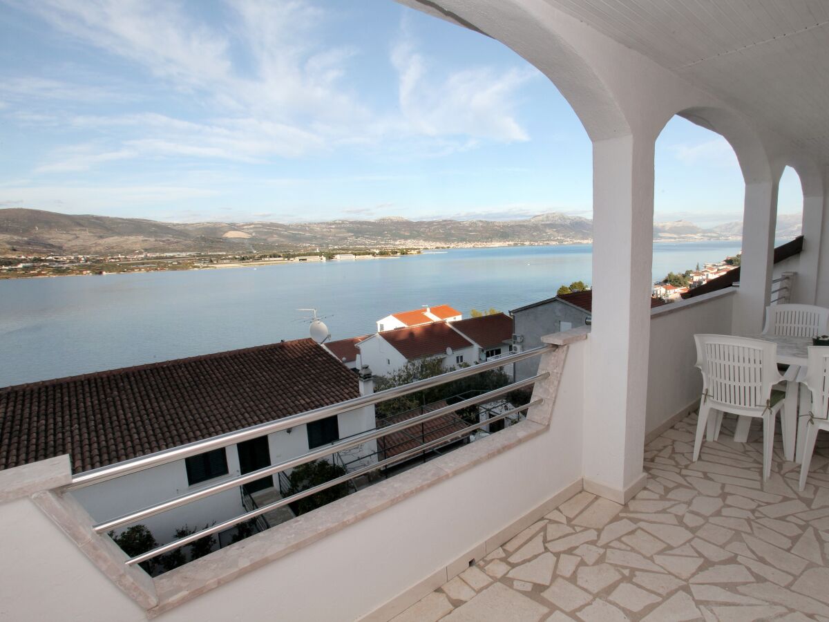 Apartment Apartments by the sea Mastrinka, Čiovo - 4648