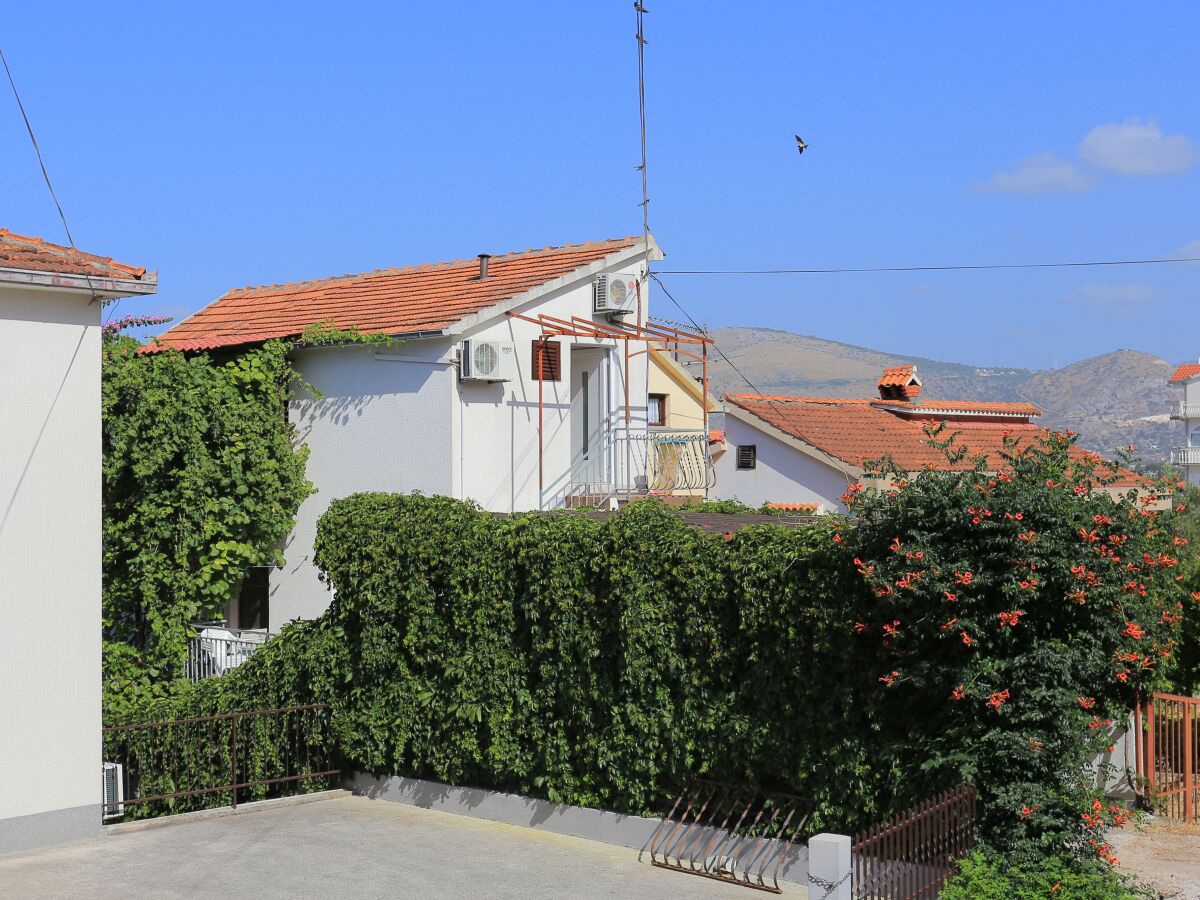 Apartment Studio flat with balcony and sea view Okrug Gornji, Čiovo AS-1069-a - Outdoor photo 4
