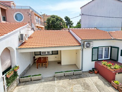 Apartment Two bedroom apartment near beach Brodarica, Šibenik A-4833-b - Outdoor photo 9