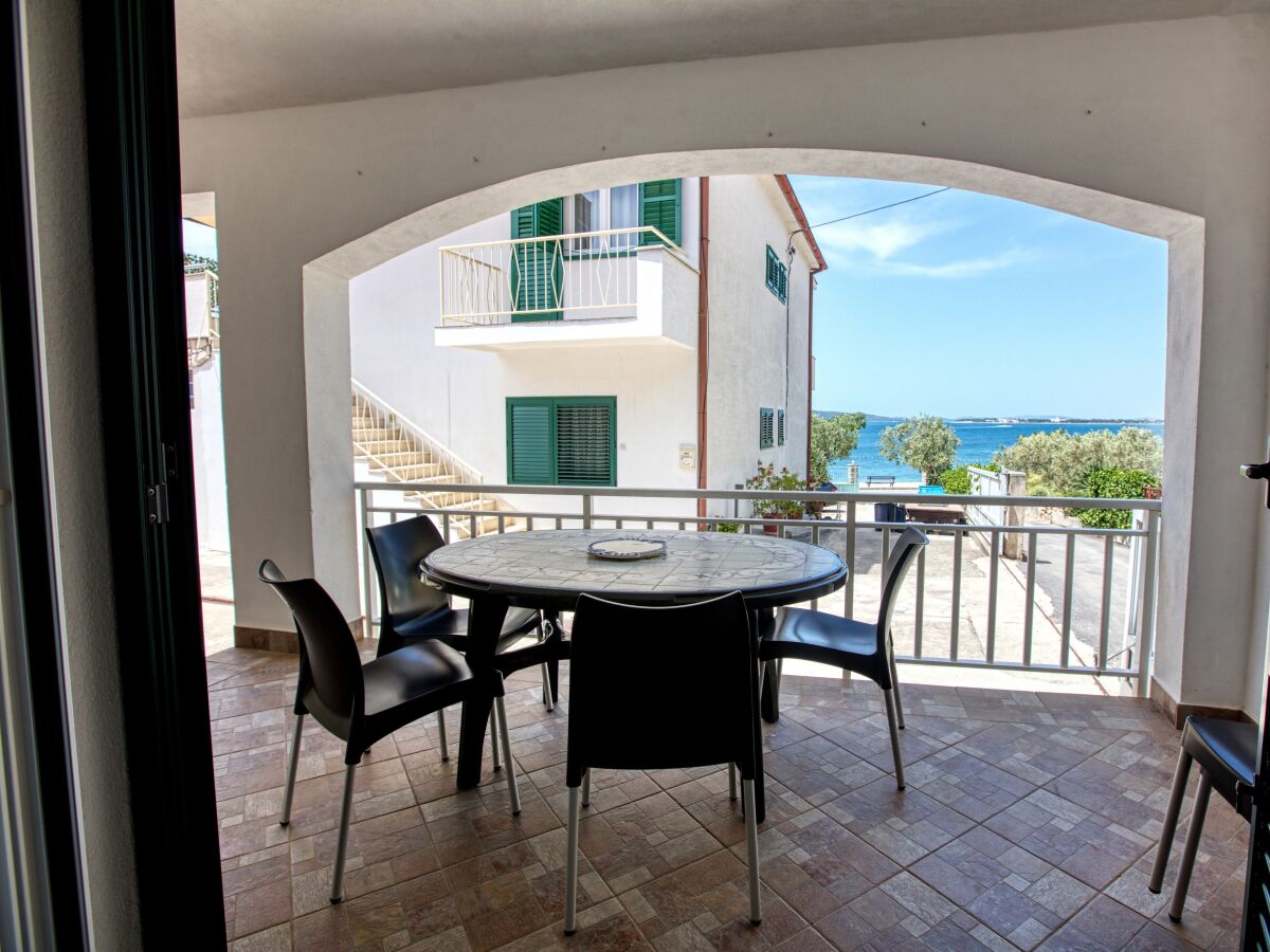 Apartment Family friendly seaside apartments Brodarica, Šibenik - 4833