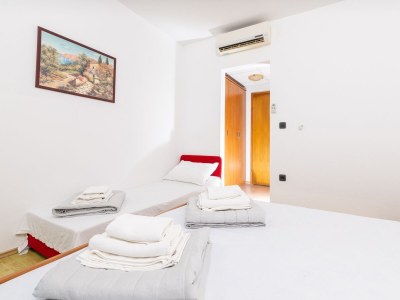 Apartment One bedroom apartment near beach Cove Pokrivenik, Hvar A-2073-g - Outdoor photo 22