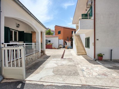 Apartment Three bedroom apartment near beach Brodarica, Šibenik A-4833-d - Outdoor photo 14