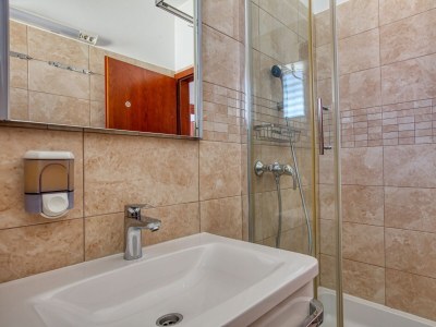 Apartment Three bedroom apartment near beach Brodarica, Šibenik A-4833-d - Outdoor photo 41