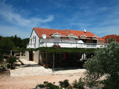 Holiday room with terrace Jezera, Murter S-5082-a in Jezera - Holiday room