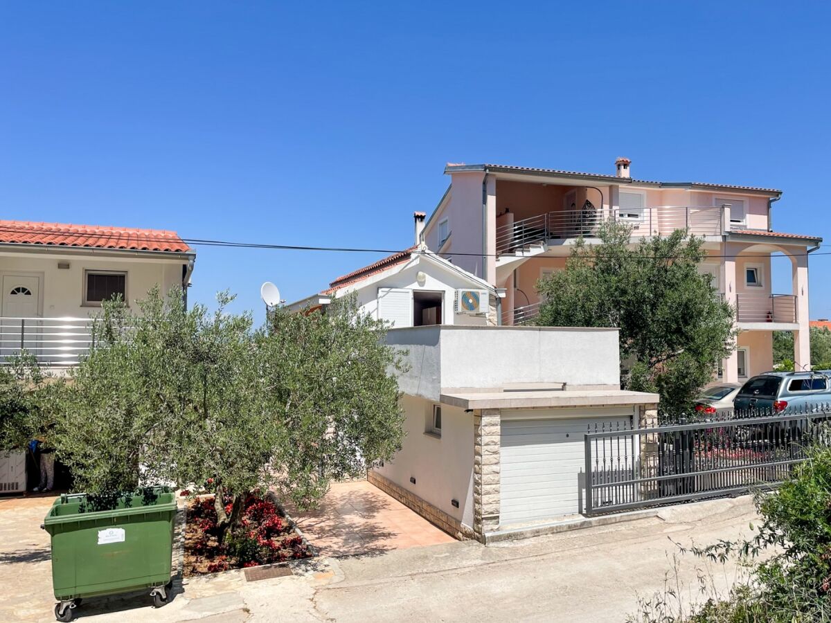 Apartment One bedroom apartment with terrace and sea view Tkon, Pašman A-6215-c - Outdoor photo 3