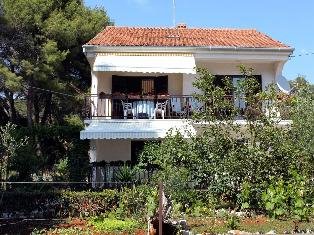 Apartment One bedroom apartment with terrace and sea view Brgulje, Molat A-6241-a - Outdoor photo 2